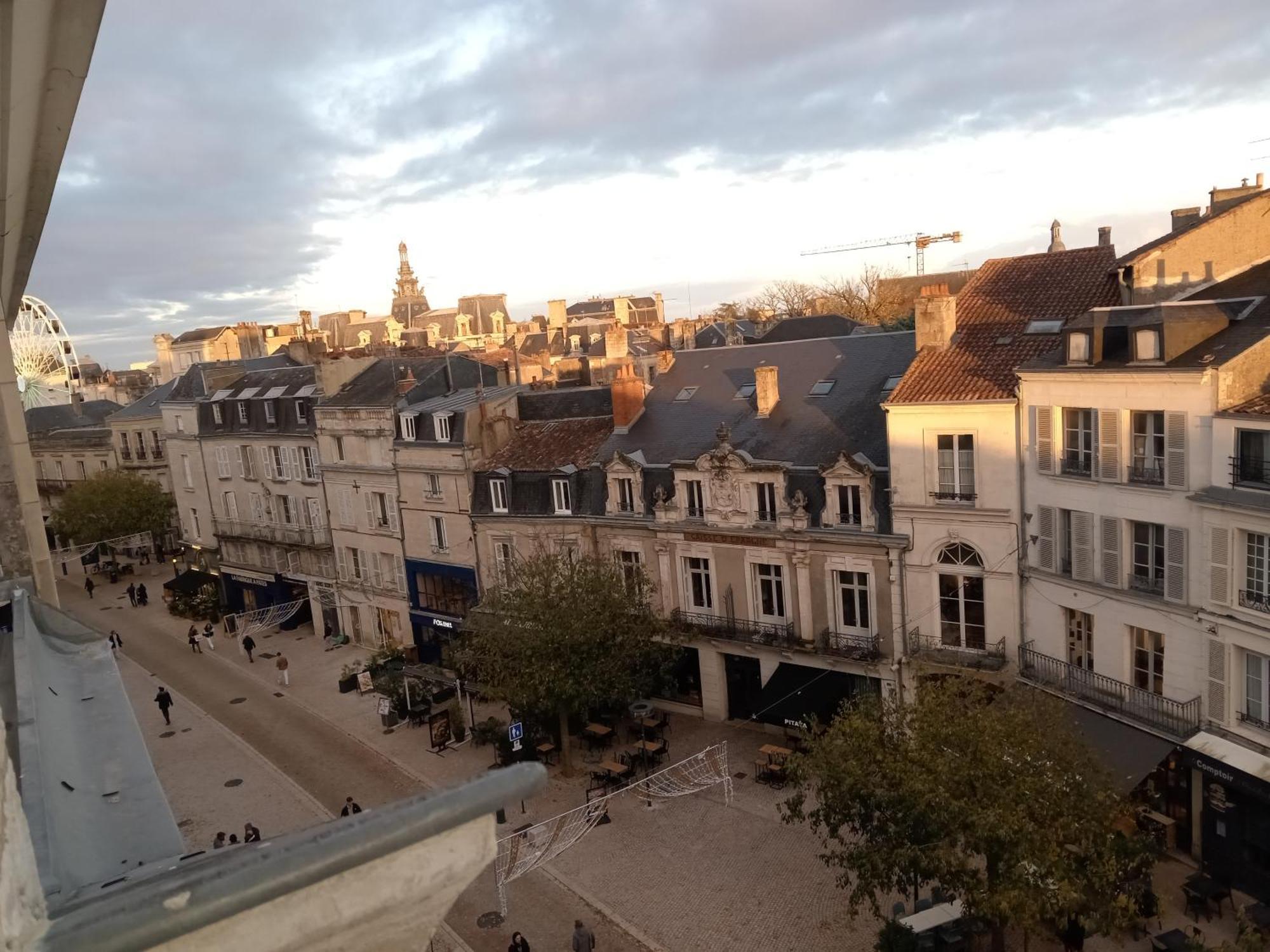 Cosy & Tendance Spa Poitiers Bagian luar foto